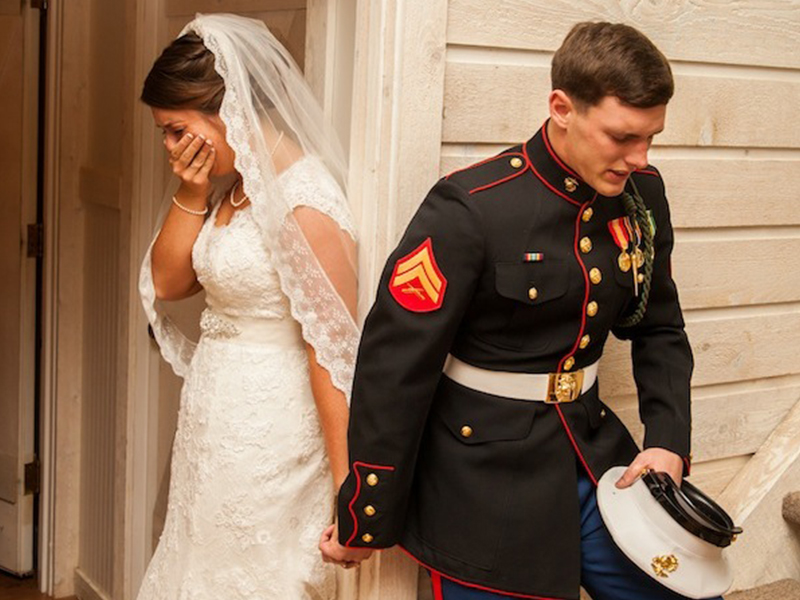 Это фото жениха и невесты стало самым популярным в Facebook