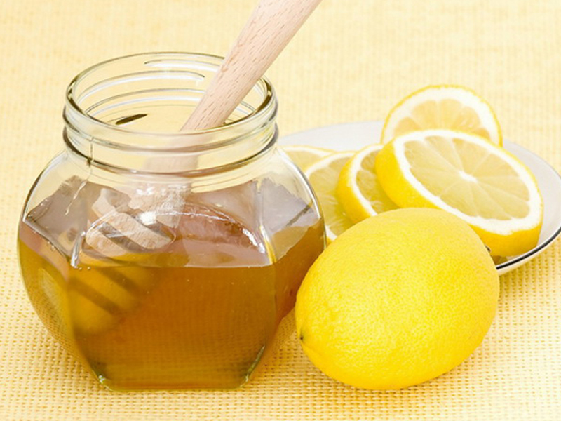 7 невероятных целебных свойств меда с лимоном