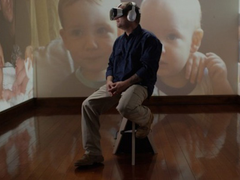 Мужчина увидел роды жены с помощью очков виртуальной реальности