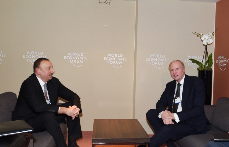 Президент Азербайджана встретился в Давосе с генеральным исполнительным директором компании bp