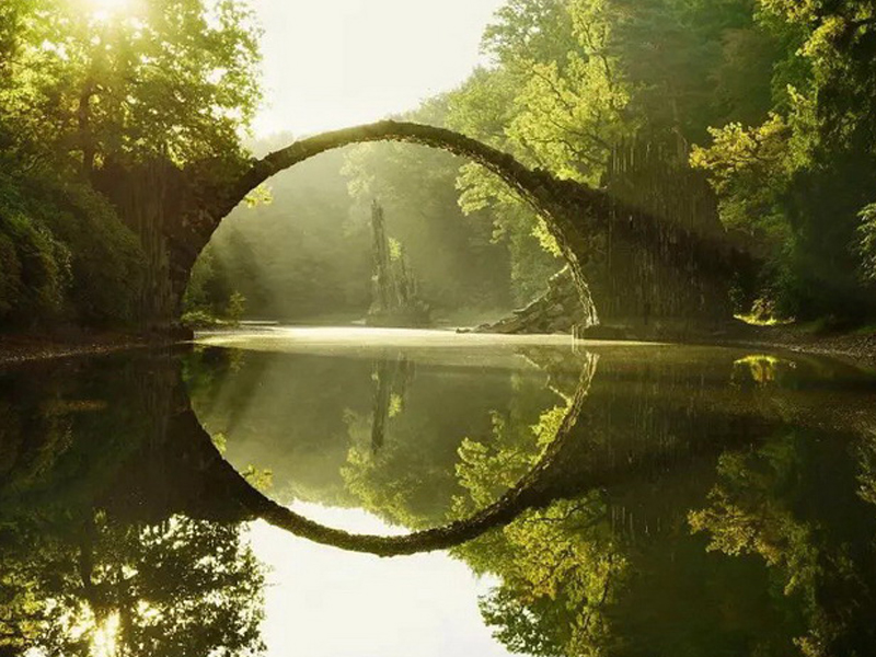 20 мистических мостов, которые ведут в другие миры