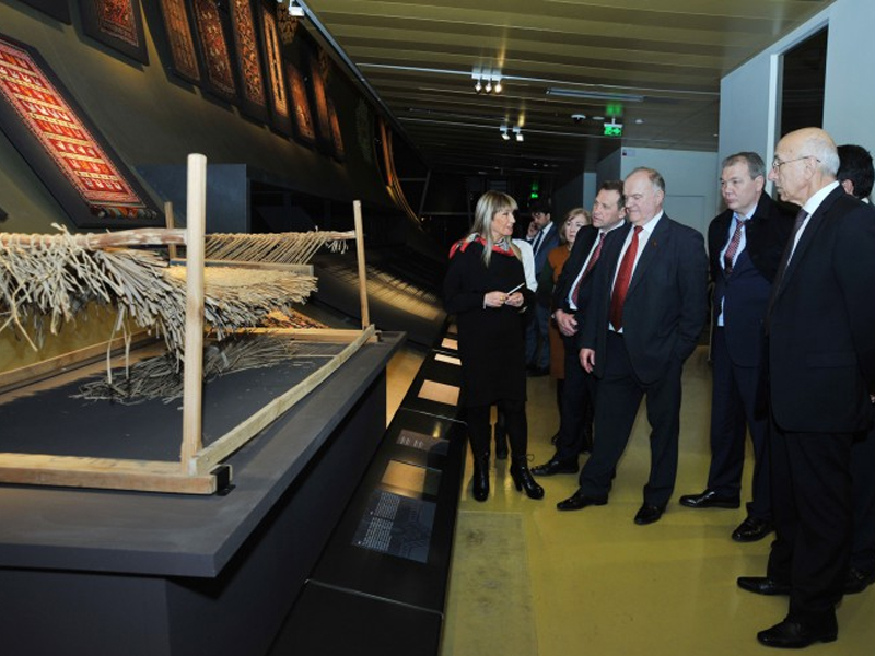 Председатель ЦК КПРФ побывал в Музее ковра в Баку