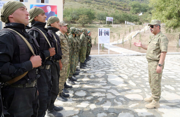 Азербайджанская армия готовится воевать в горах