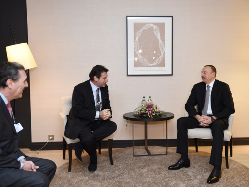 Президент Ильхам Алиев встретился в Давосе с руководителем Администрации Президента Ирана и главой компании 