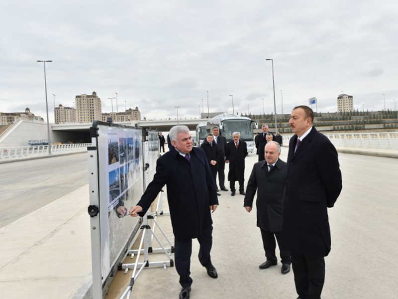 Президент Ильхам Алиев ознакомился с дорожно-транспортной инфраструктурой, строящейся вокруг Бакинского Олимпийского стадиона