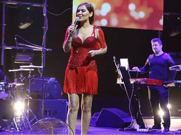 Tanınmış türkiyəli müğənni Bakıda konsert verdi