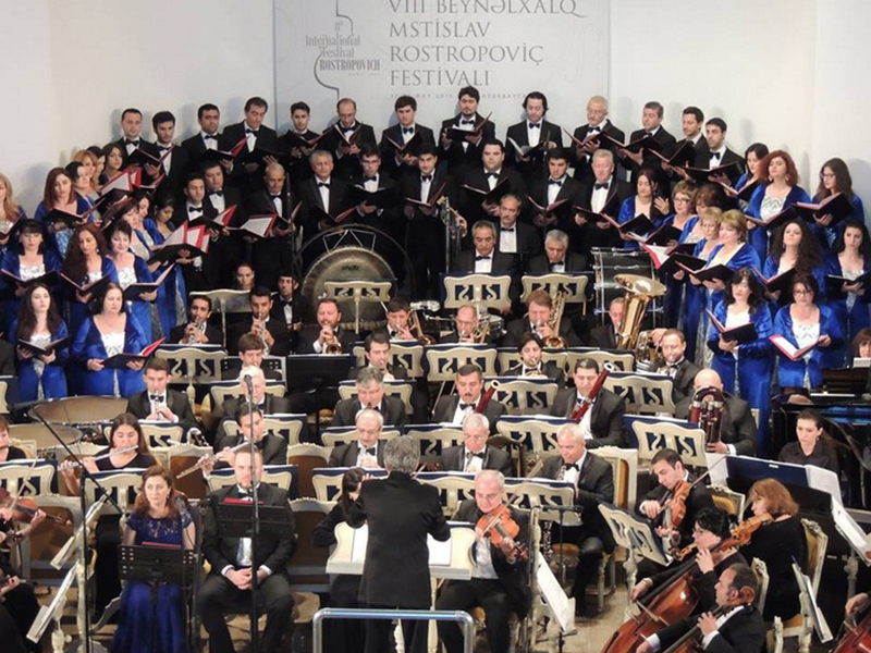 В Баку открылся VIII Международный музыкальный фестиваль имени Ростроповича
