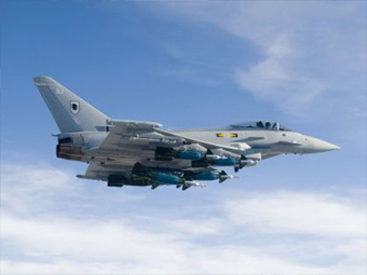Британия подняла в воздух истребители для перехвата двух российских самолетов