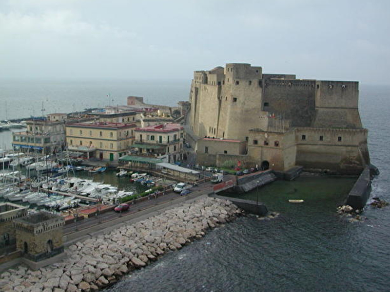 В Италии продают десятки замков