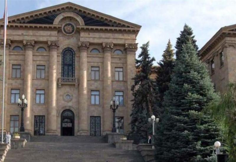 В парламенте Армении озвучили преступления Саргсяна