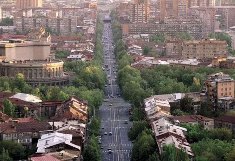 В Армении начались массовые увольнения