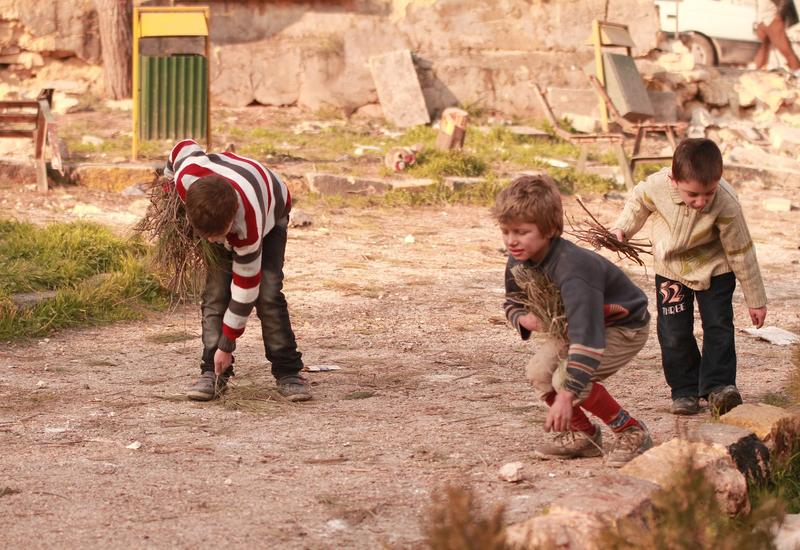 Российские депутаты помогают детям в Сирии