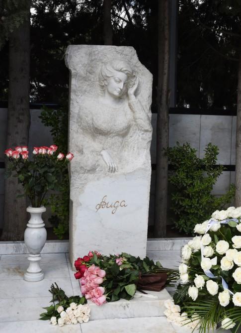 Первая леди Мехрибан Алиева и члены ее семьи почтили память выдающегося ученого-востоковеда Аиды Имангулиевой