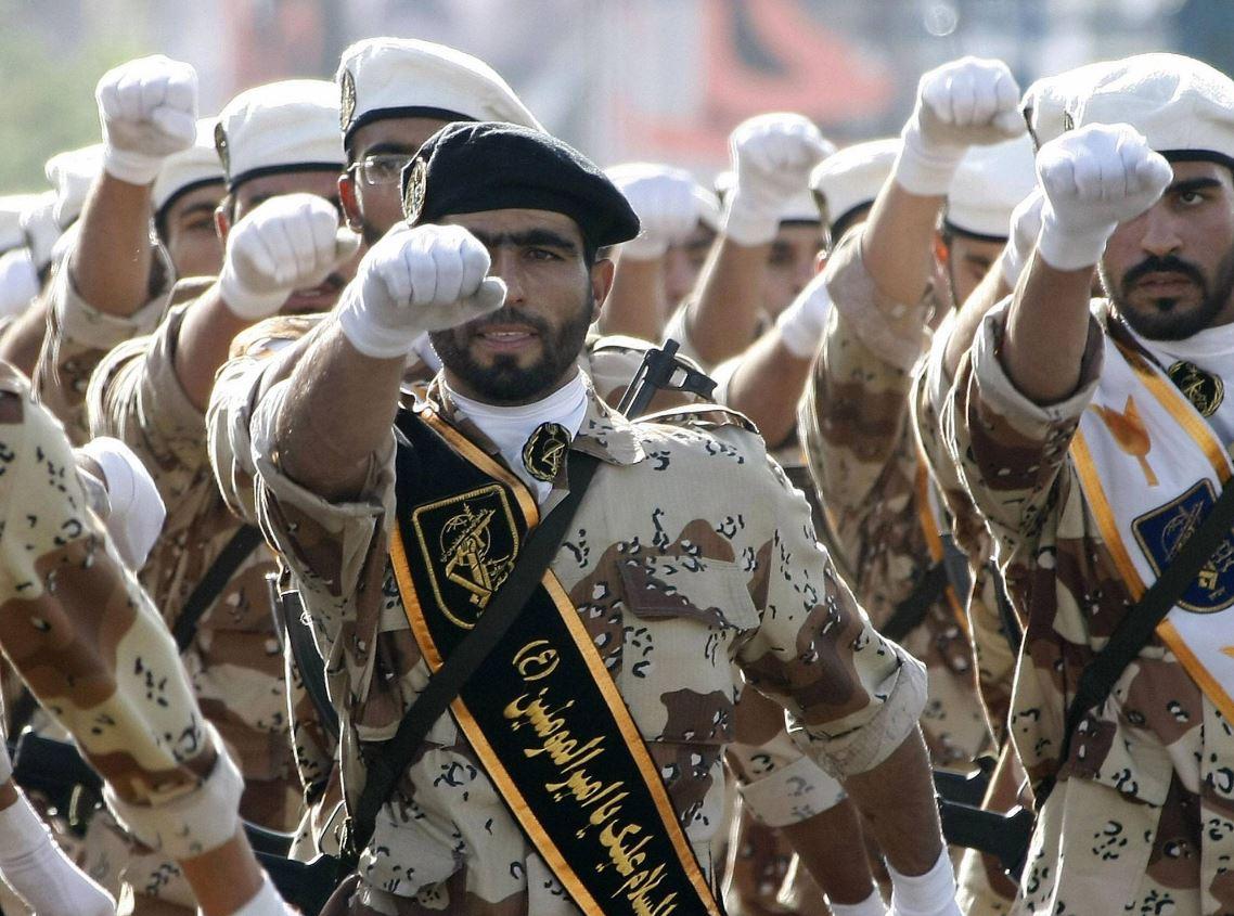 Иран готовится провести военные учения