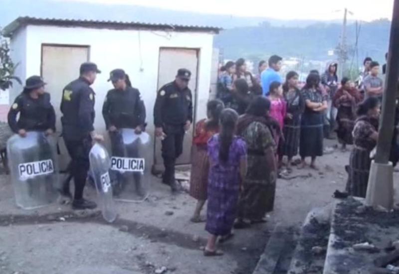 Разъяренная толпа заживо сожгла мэра в Гватемале