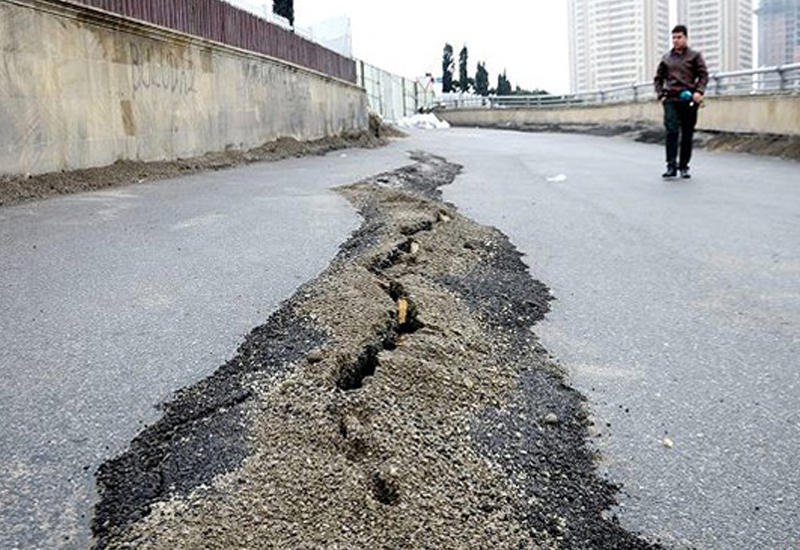 Госагентство прокомментировало обрушение дороги в поселке Бибиэйбат