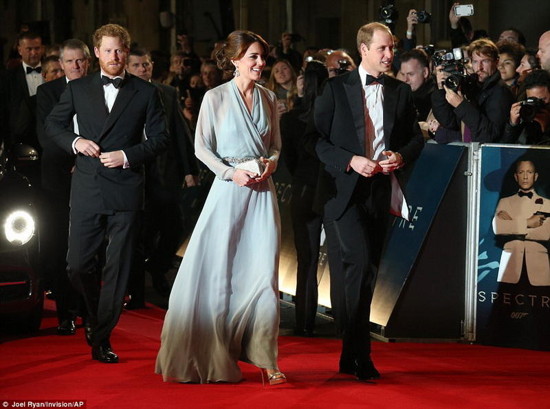 Королевская семья Британии на премьере "007: Спектр"