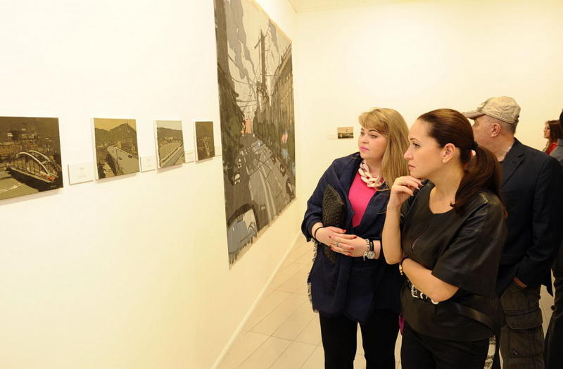 В Баку проходит выставка известного грузинского художника
