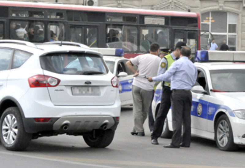 Yol polisləri arasında yarış: Daha çox cərimə yazanlara mükafat vəd edildi