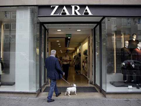 Девушку в хиджабе не пустили в магазин Zara