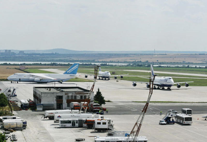 В Болгарии экстренно сел самолет, пассажиры эвакуированы