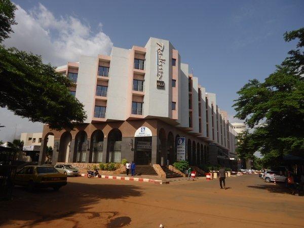 Захват гостиницы в Мали, есть погибшие