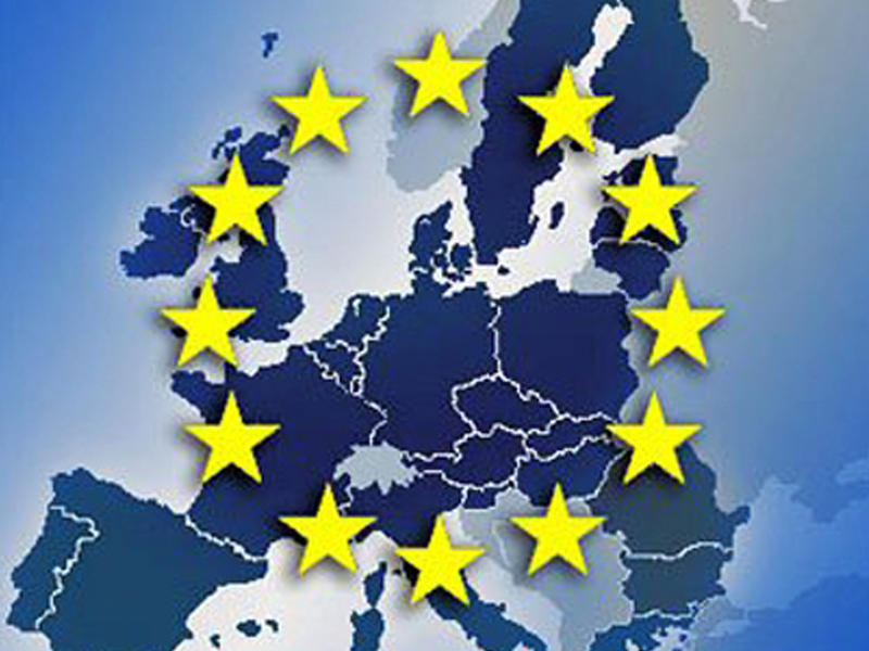 развал евросоюза. флаги европейского союза всех стран. единство европы. санкции ес против россии. флаг ес раскол.