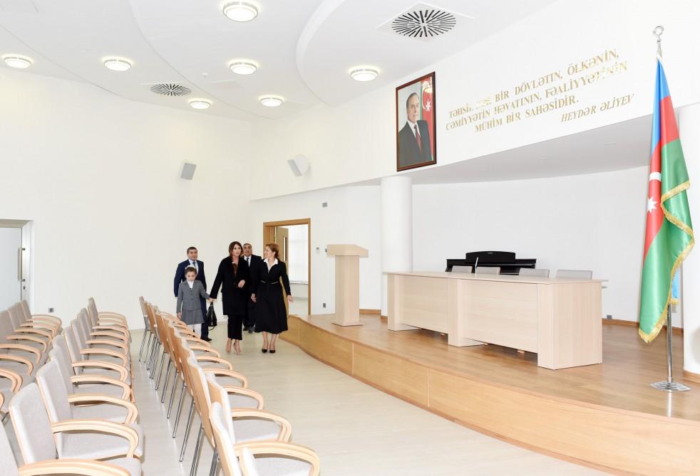 Первая леди Азербайджана приняла участие в открытии реконструированной специальной школы-интерната №2 в Шувелане