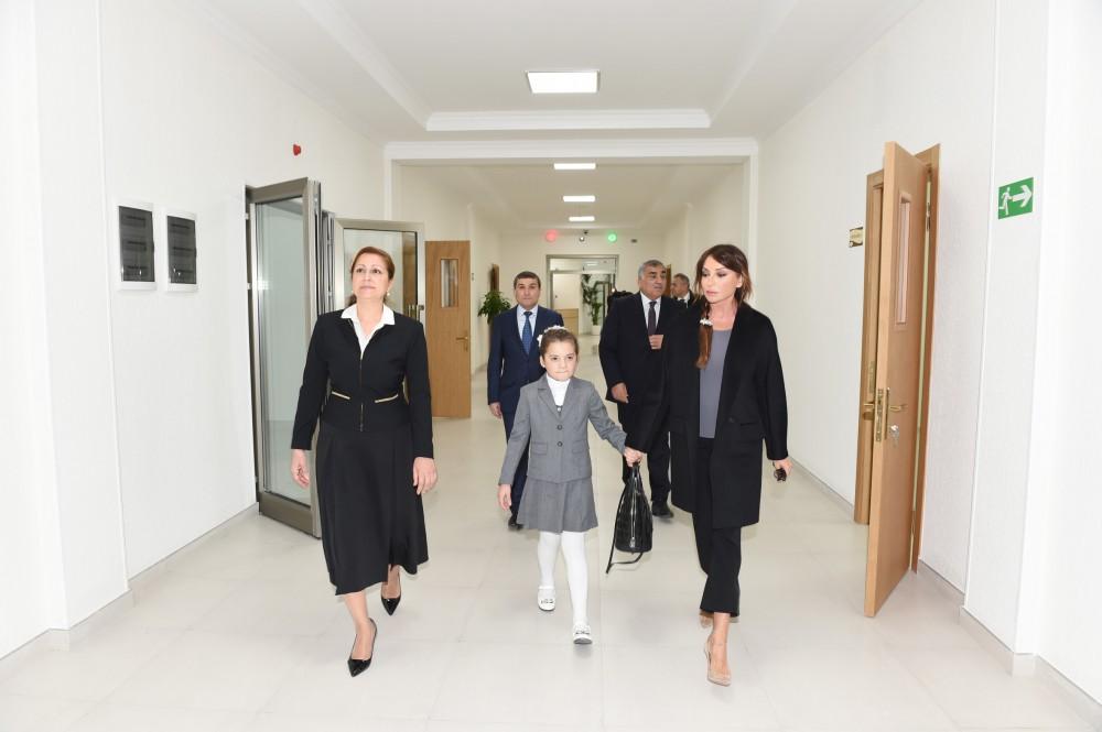 Первая леди Азербайджана приняла участие в открытии реконструированной специальной школы-интерната №2 в Шувелане