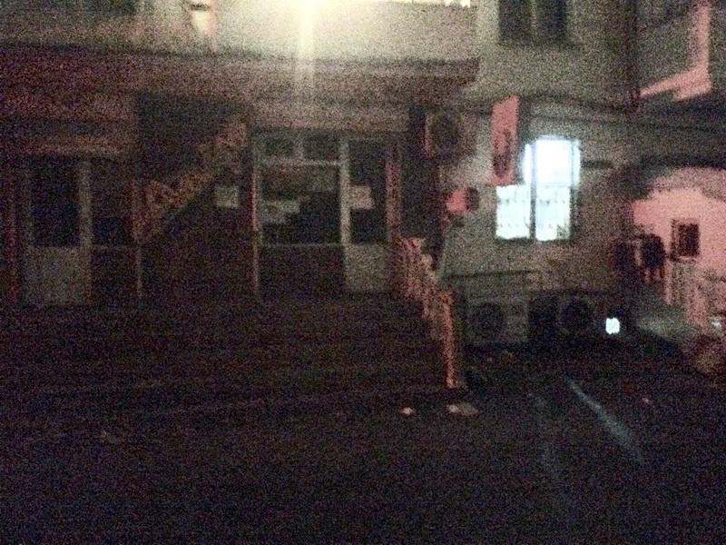 В Баку кафе изгнало академика из своей квартиры