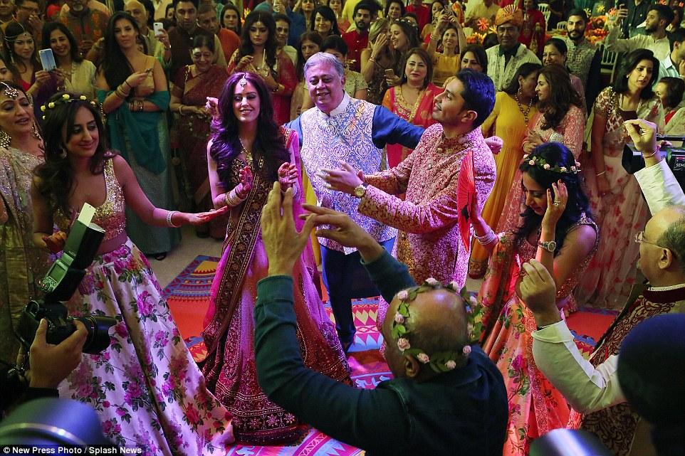 Индийский миллионер потратил $21 млн, чтобы сыграть сыну такую свадьбу