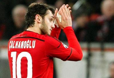 Türk futbolçudan örnək addım <span class="color_red">- VİDEO</span>