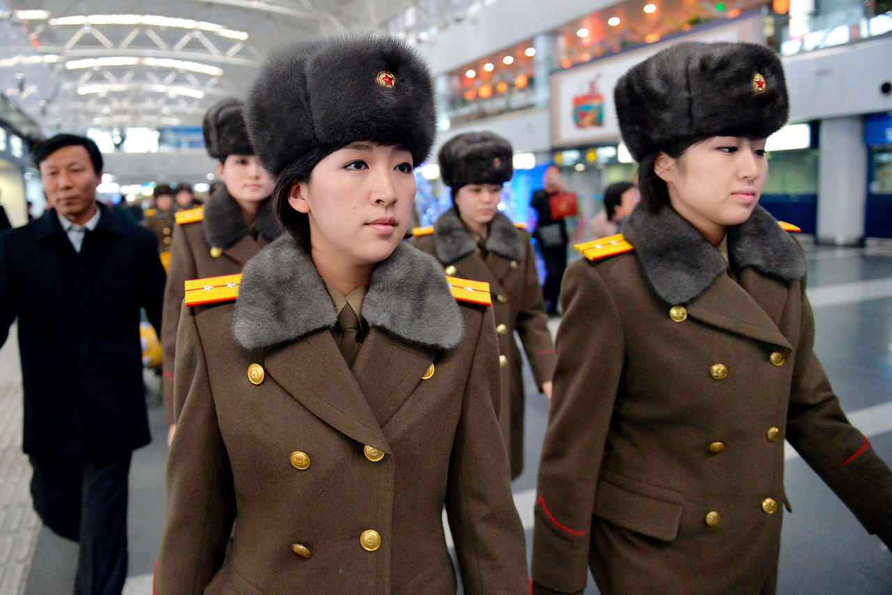 Китай в погоне. Моранбон группа Северной Кореи. Ансамбль Моранбон Северная Корея. Нэнара КНДР. Армия Северной Кореи.