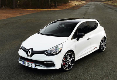 Renault Clio установил рекорд Нюрбургринга <span class="color_red">- ФОТО</span>