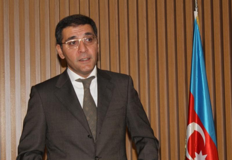 Депутат: Руководство Азербайджана четко видит пути устранения трудностей