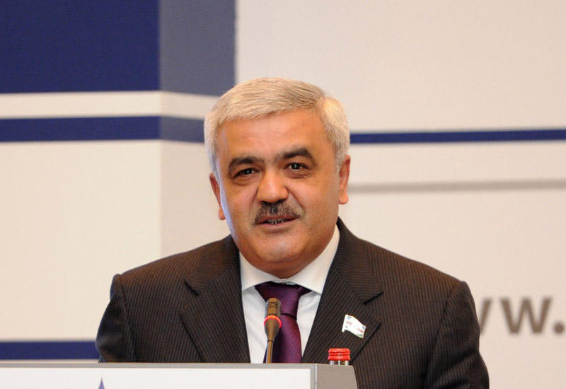 Ровнаг Абдуллаев: Азербайджан прекратил импорт бензина марки АИ-92