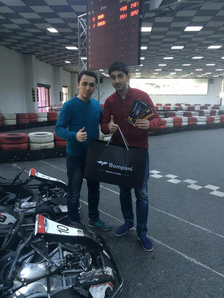 Ведущий Lider TV и певец устроили гонки в Баку