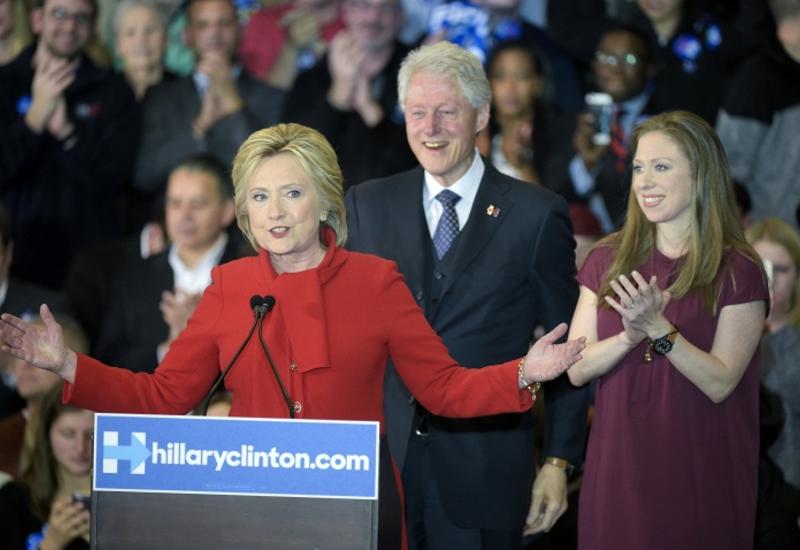 СМИ: Клинтоны заработали $153 млн за счет платных выступлений