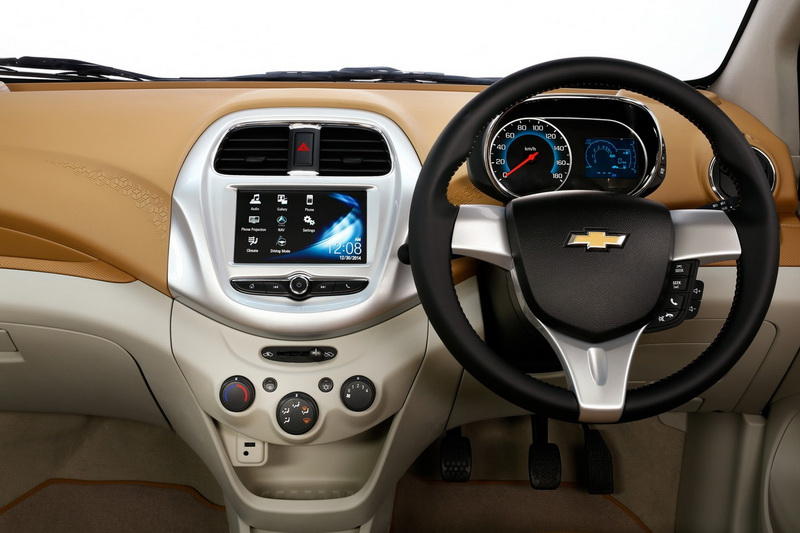 Chevrolet превратил компакт-кар Spark в кроссовер и седан