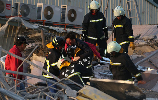 Около 80 человек пострадали в результате землетрясения на Тайване