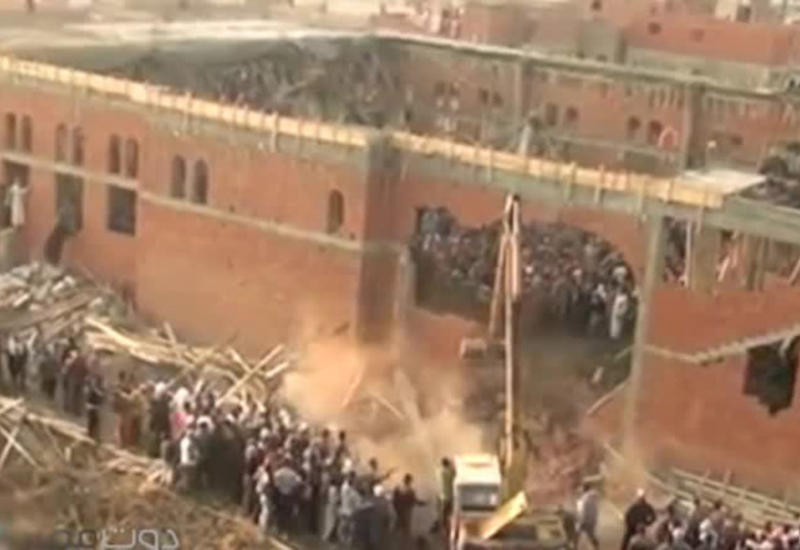 Обрушение мечети в Египте: десятки раненых