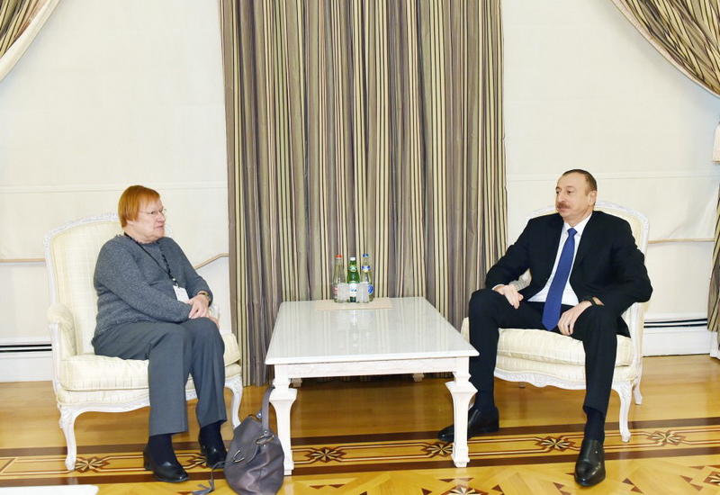 Президент Ильхам Алиев принял экс-президентов Латвии и Финляндии