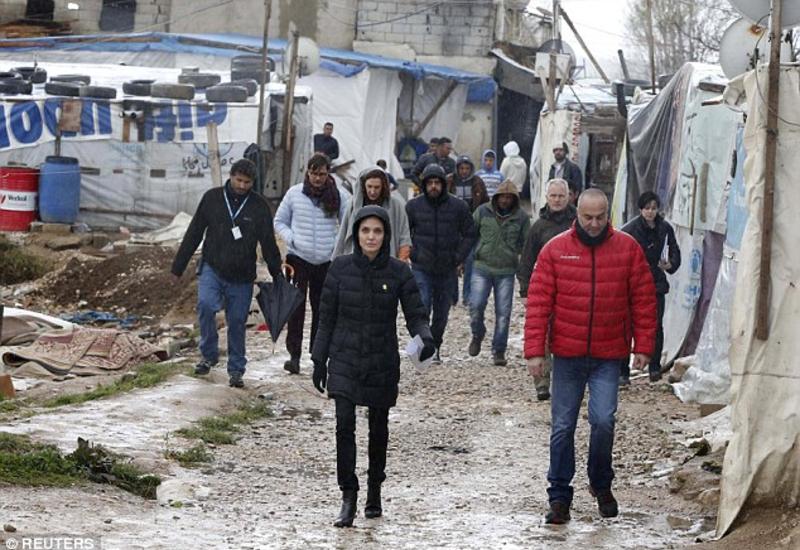 Анджелина Джоли встретилась с сирийскими беженцами