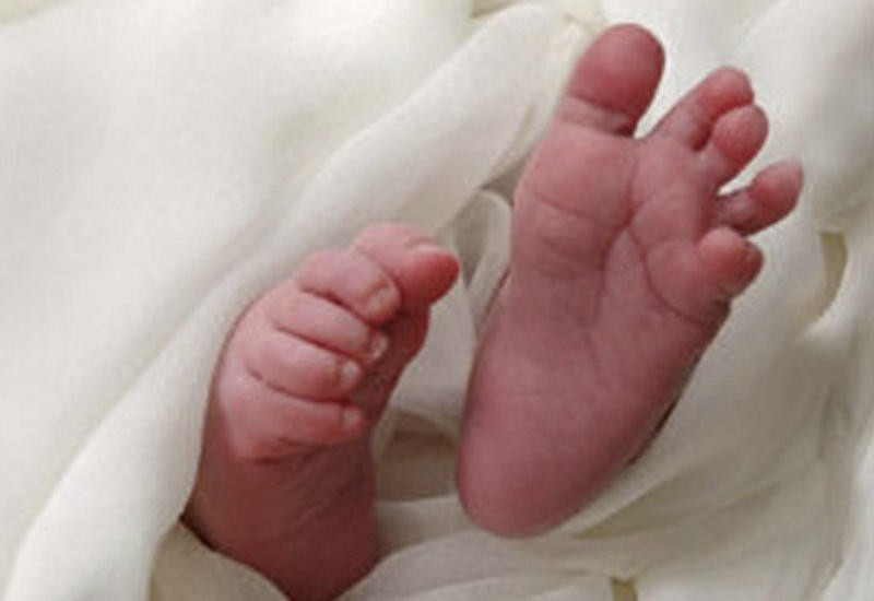 В Баку врачи вернули из комы трехмесячного малыша