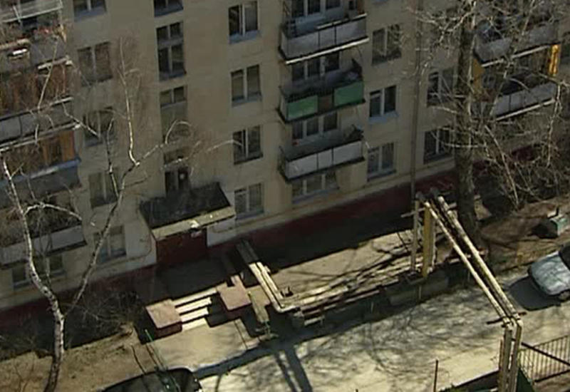 Житель Москвы выбросил свою мать из окна седьмого этажа