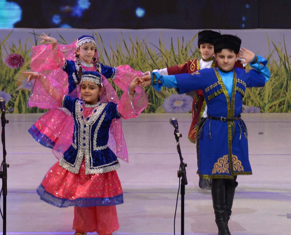 Бахар гызы, Кёса и Кечал поздравили детей с праздником Новруз