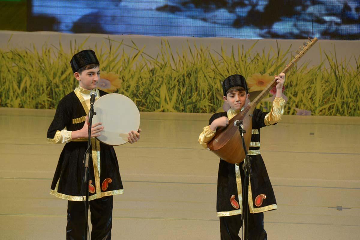 Бахар гызы, Кёса и Кечал поздравили детей с праздником Новруз