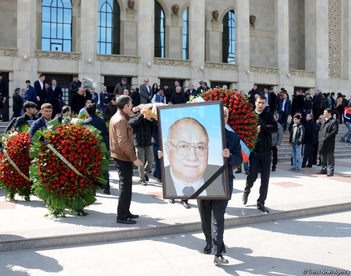 В Баку прошла церемония прощания с Максудом Ибрагимбековым