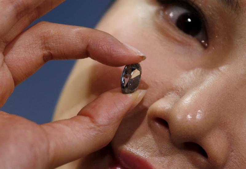 В Гонконге продали крупнейший голубой бриллиант