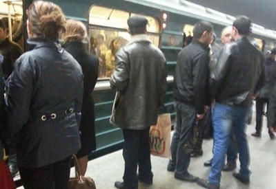 Bakı metrosunda sıxlıq <span class="color_red">- FOTOLAR</span>